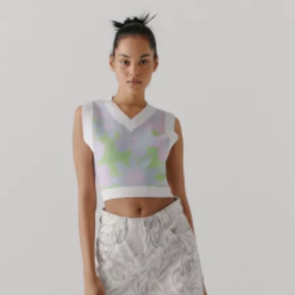 Urban Outfitters Randi Cropped Sweater Vest